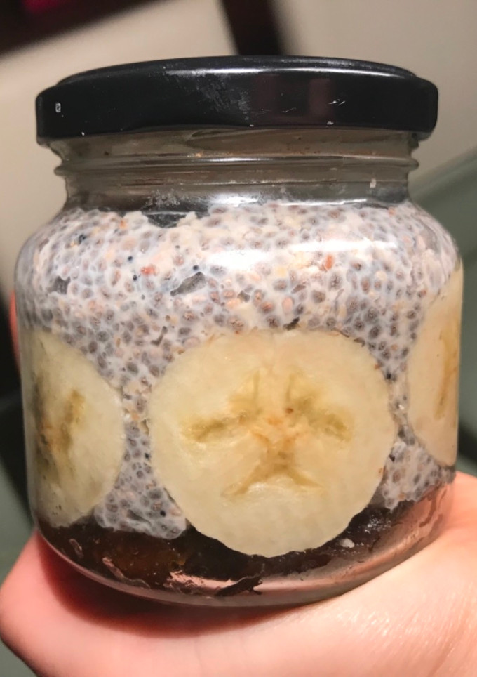 Una foto de Chía pudding, desayuno de yogur de chía casero súper nutritivo y completo. Tendencia fit😱