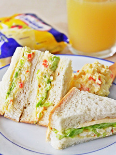 A picture of Potato Salad and Cheese Sandwich.