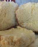 Budín de coco y queso crema con crumble