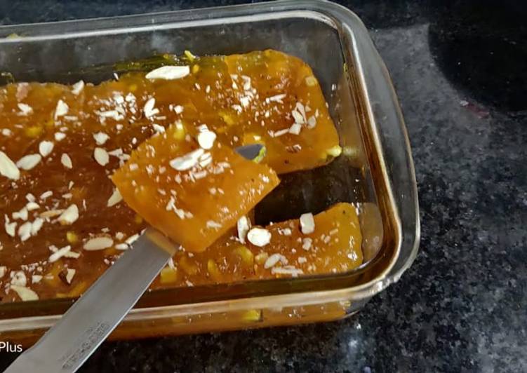 Mango custard halwa