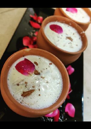 A picture of Elaichi milk.
