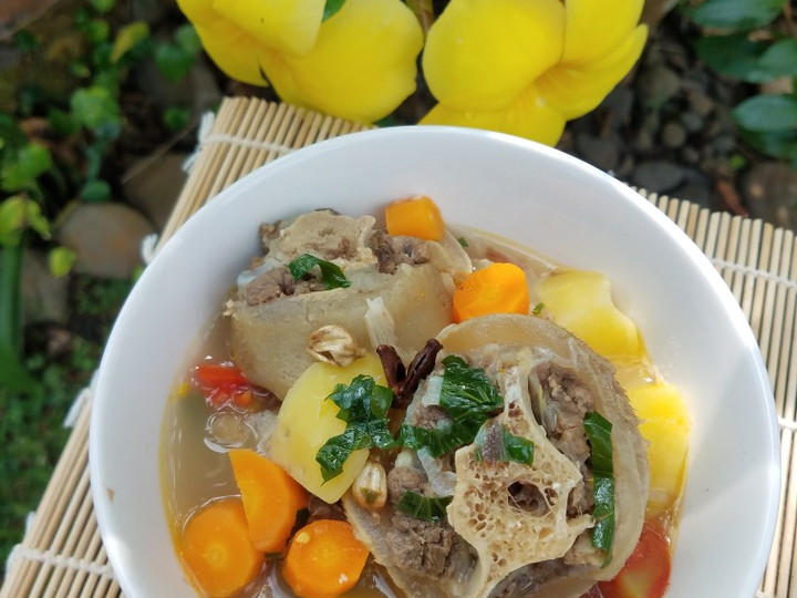 Bagaimana Membuat Sop Buntut (Oxtail Soup), Bisa Manjain Lidah