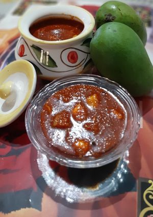 કેરીનું ખાટું મીઠું અથાણું (Keri Khatu Mithu Athanu Recipe In Gujarati) રેસીપી મુખ્ય ફોટો