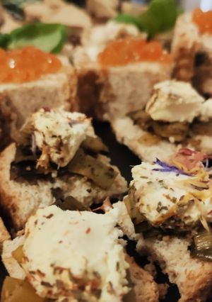 Une photo de 🌺 Canapés fondue de poireaux et chèvre frais