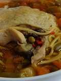 Sopa de pollo con macedonia de verduras
