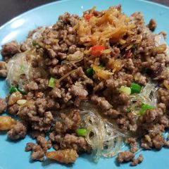 A picture of Chinese XO Sauce Minced Pork with vermicelli glass noodles.