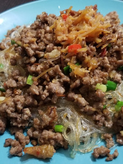 A picture of Chinese XO Sauce Minced Pork with vermicelli glass noodles.
