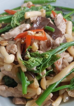 รูปของ หมูผัดเห็ด