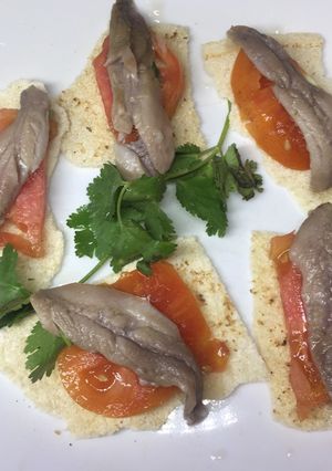 Una foto de Sardinas a la vinagreta 😎 Estilo Boquerones 😋 ñumi ñumi 🥳 #keto