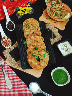 थाली पीठ रेसिपी मुख्य फोटो