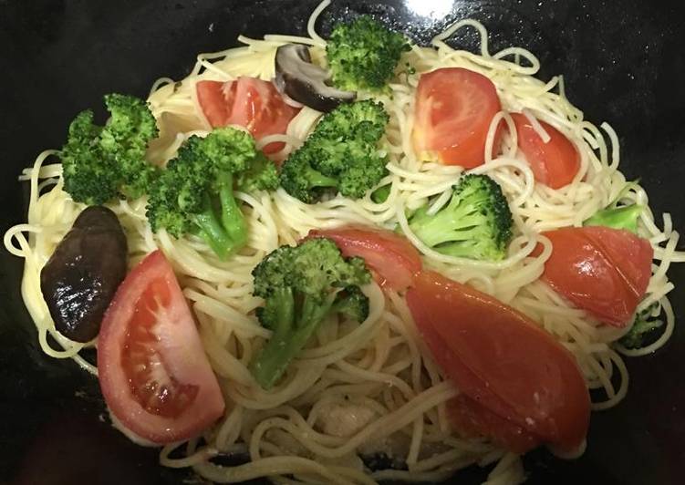 Cara Gampang Membuat Spaghetti tumis, Lezat Sekali