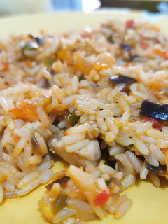 Una foto de Arroz con pollo y verduras!!!