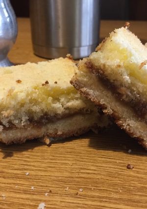 Una foto de Cuadrados de Coco y Dulce de Leche