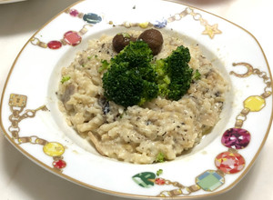松露蕈菇燉飯（微電鍋） 的食譜成品照片