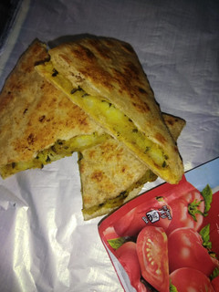 रोटी सैंडविच (Roti sandwich recipe in Hindi) रेसिपी मुख्य फोटो