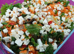 Una foto de Ensalada fresca con queso fresco