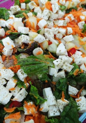 Una foto de Ensalada fresca con queso fresco