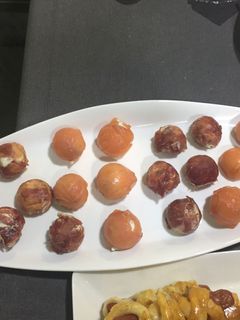 Una foto de Bombones salados de jamón serrano y salmón🍬🍬