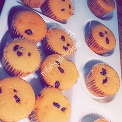 A picture of Raisins cup cake🥧.