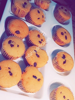 A picture of Raisins cup cake🥧.