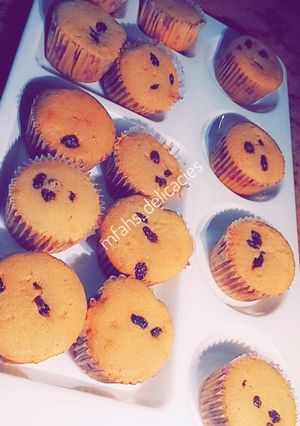 A picture of Raisins cup cake🥧.