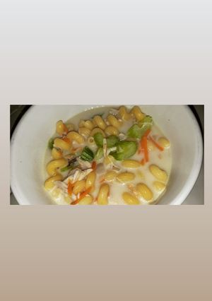 A picture of Filipino Sopas.