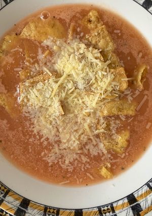 Una foto de Sopa de tomate 🍅