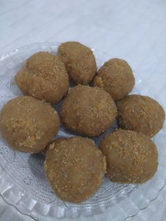 ચૂરમાના લાડવા રેસીપી મુખ્ય ફોટો