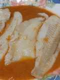 Filetes de gallo con salsa de aprovechamiento