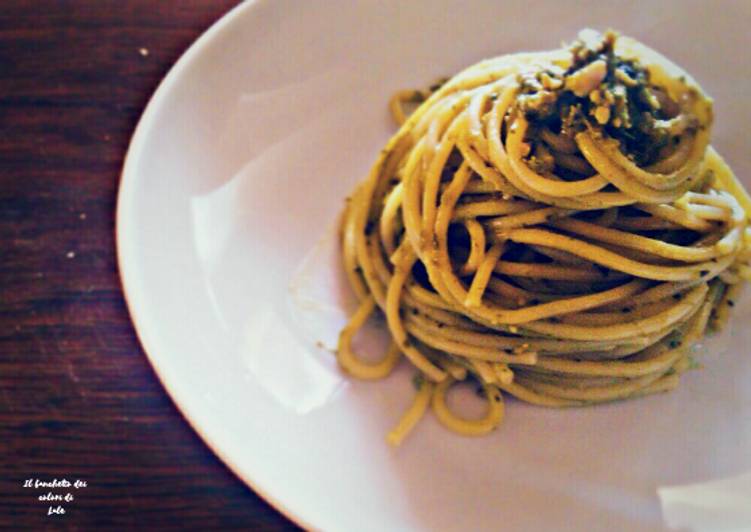 Spaghetti con pesto alla genovese