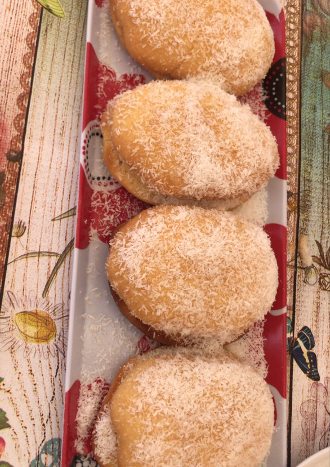 Una foto de Delicias de crema con coco 🥥