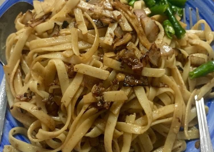 How to Make Any-night-of-the-week Fried Fettuccini with perencah nasi goreng