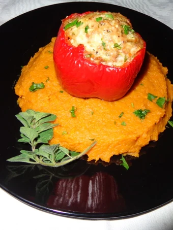 Easy Way Prepare RED BELL PEPPERS STUFFED WITH CHICKEN OVER SWEET POTATOES PUREE. JON STYLE the So Delicious Tasty