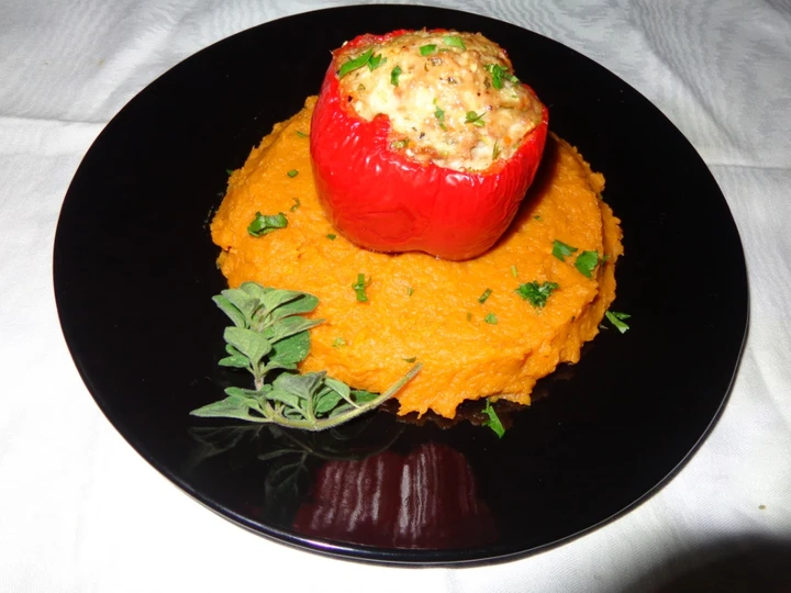 Easy Steps to Prepare RED BELL PEPPERS STUFFED WITH CHICKEN OVER SWEET POTATOES PUREE. JON STYLE the Awesome  Delicious