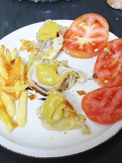 Una foto de Solomillo de cerdo con queso cubierto de hojaldre