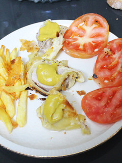 Una foto de Solomillo de cerdo con queso cubierto de hojaldre