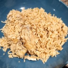 A picture of One-Pot Chicken Yakhni Pulao.