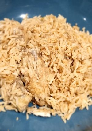 A picture of One-Pot Chicken Yakhni Pulao.