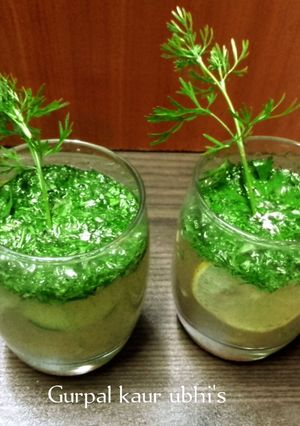 A picture of Green topaz mist sparklers.