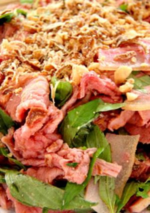 Hình của món Bò Bóp Thấu.