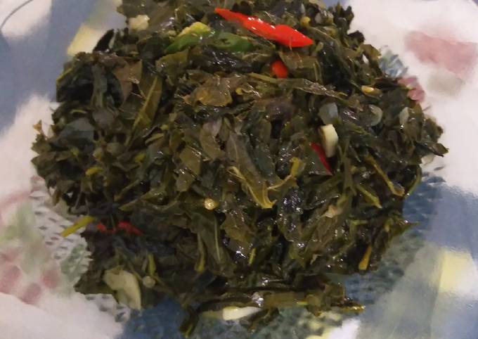 Bagaimana Membuat Tumis Daun Singkong, Menggugah Selera