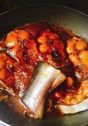 Hình của món Cá Lăng kho tộ.