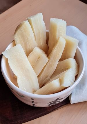 Una foto de Mandioca, yuca, aipim o como la llames, ¿cómo se cocina? ☺️ (para quienes aún le temen a esta deli)