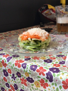 Una foto de Espaguetis de calabacín y NO salsa de tomate a la lima