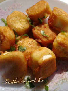 A picture of Paneer pakoras.