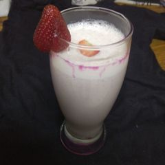 A picture of Strawberry milk shake.