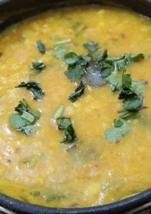 A picture of Yellow dal.