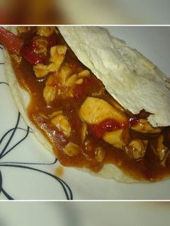 Una foto de Tacos con Pollo en Salsa picante