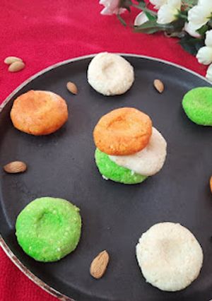 A picture of Tricolor sondesh.