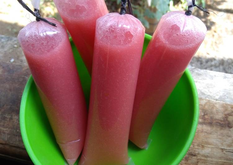 Cara Gampang Menyiapkan Es kucir jambu biji merah, Enak Banget